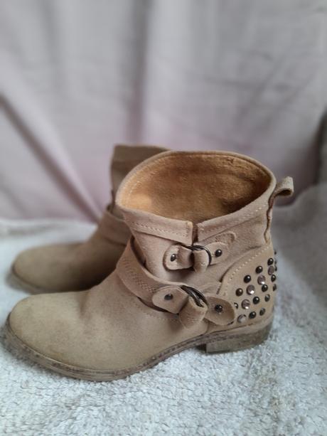 Nizke vybijane čižmičky primadonna - brusená koža, 38