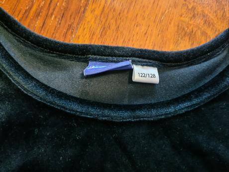 Zamatové šaty s tylovou sukňou, lupilu,128