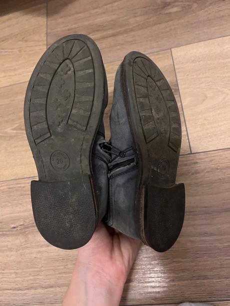 Celokožené prechodné čižmičky, 26