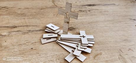 Drevený výlisok - kríž - 11x8 cm,