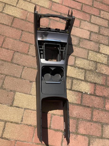 Stredny panel passat b7, 