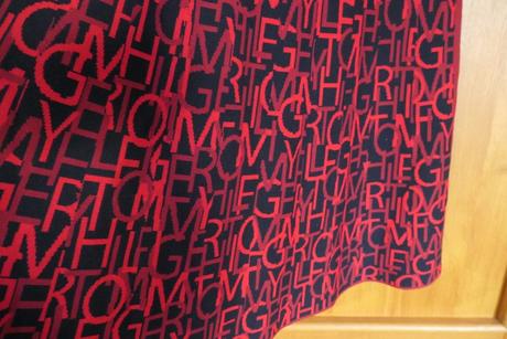 Tommy hilfiger icon cerveno cierne saty vel. l, tommy hilfiger,l