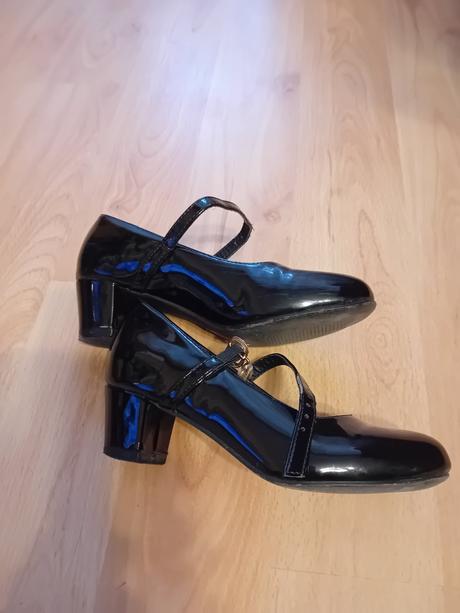 Dievcenske lodicky, 33