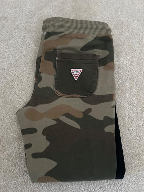 Zdarma k objednavke, guess,122