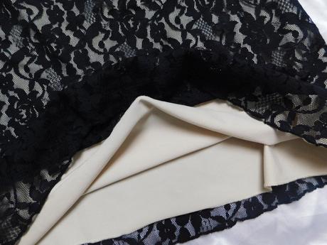 Pekne čipkovane šaty, 38