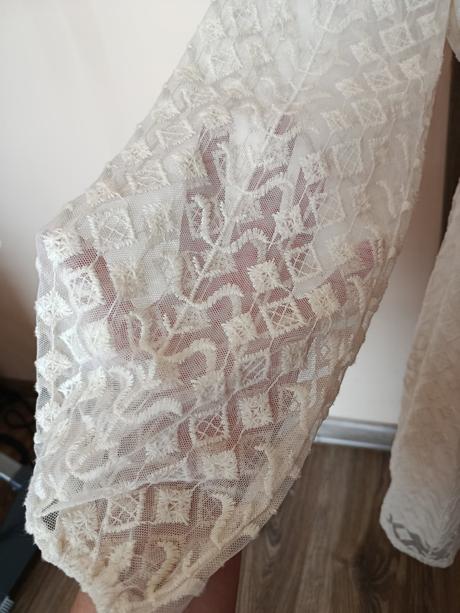 Nádherné vyšivane šaty s opaskom, zara,152