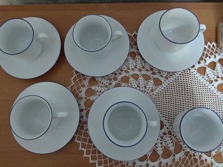 5 x šálka a tanierik plus šálka,