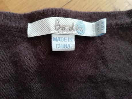 Hnedé šaty so zamatovým okrajom, 36