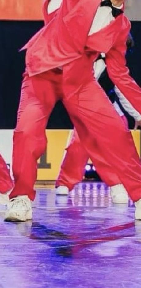 Nohavicový kostým, 134