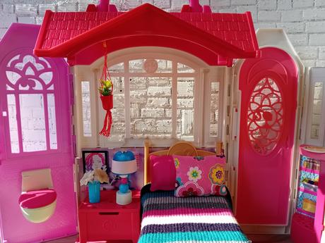 Barbie dom s bábikami a so psom, 