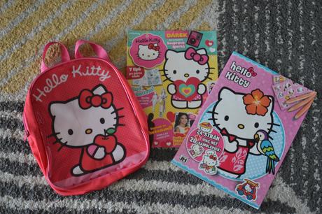 Ruksačik hello kitty, vymalovánky, časopis,