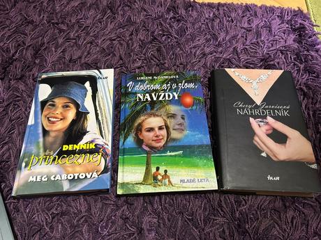 Sada 3 ks knižiek, 