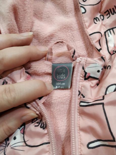 Ružová vetrovka mačky, 104