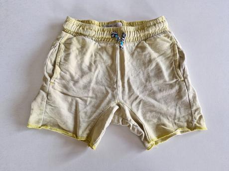 Šortky, zara,110