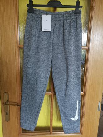 Nike  tepláky veľkosť 10-12 rokov, nike,140 / 146 / 152