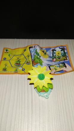 Kinder hračka kvet,