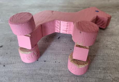 Drevený koník na kolieskach  - rúžový, 