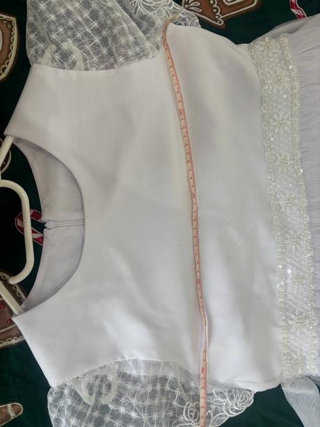 Slavnostne saty, 146