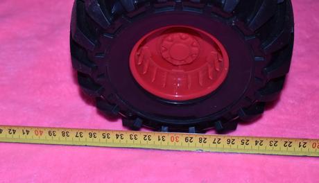 Veľký hot wheels monster truck,