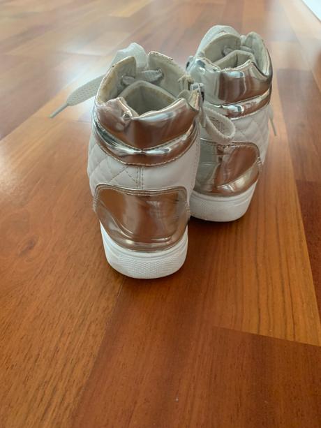 Členkove botasky, 36