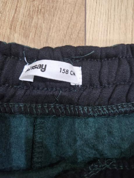 Tepláky 158, sinsay,158