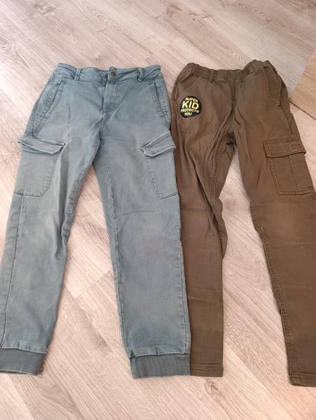 Dvoje nohavice, reserved,152