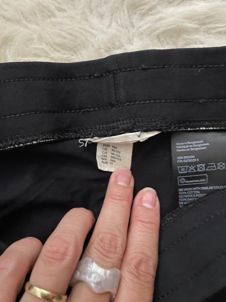 Čierne kraťasky s vreckami, h&m,146