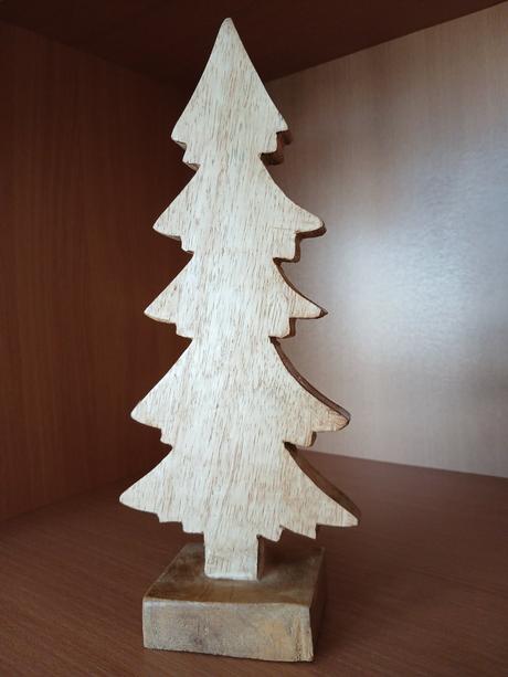 Drevený dekoračný stromček 30,5 cm,