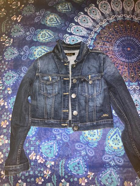 Rifľovú bunda kratšia do pása, s