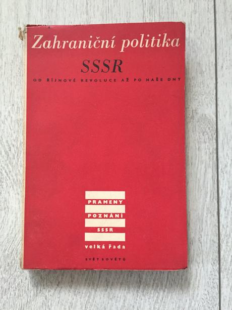Kniha od říjnové revoluce až po naše dny 1950,
