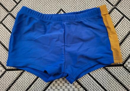 Plavky na 3/4 roky, 98