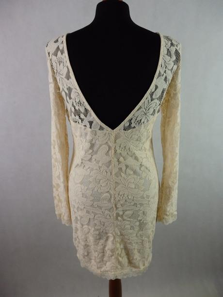 Kvalitné čipkované šaty, m