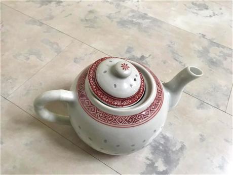 Porcelánová vianočná konvica na čaj, 