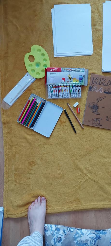 Výkresy, tempery,farbičky,náčrtníky,