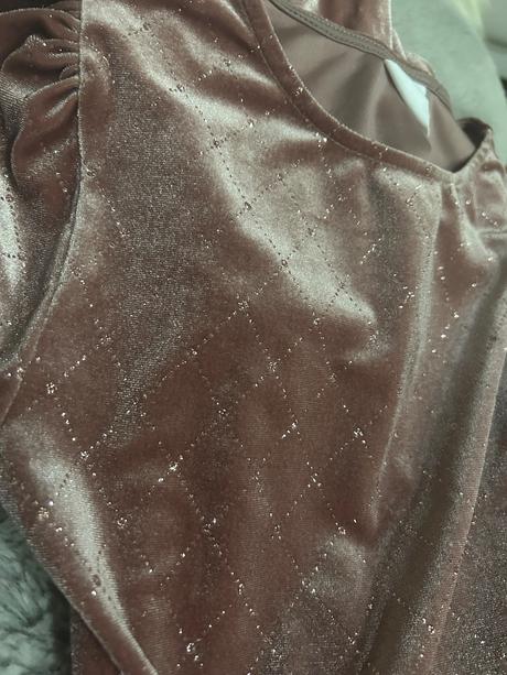 Zamatová suprava, zara,152