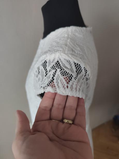 Krémové spoločenské šaty, 152