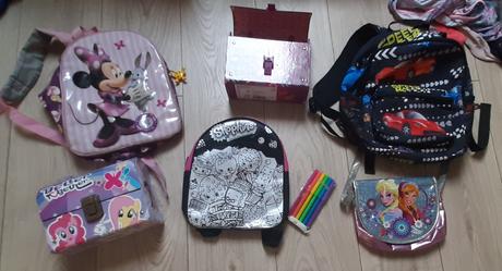 Rozne ruksasy a kufriky,