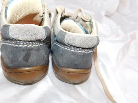 Kvalitne kožene topanky,na boku zips, 22