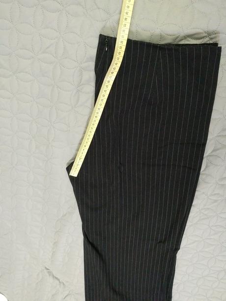 Cierne nohavice s jemnymi pasikmi, business styl, 44