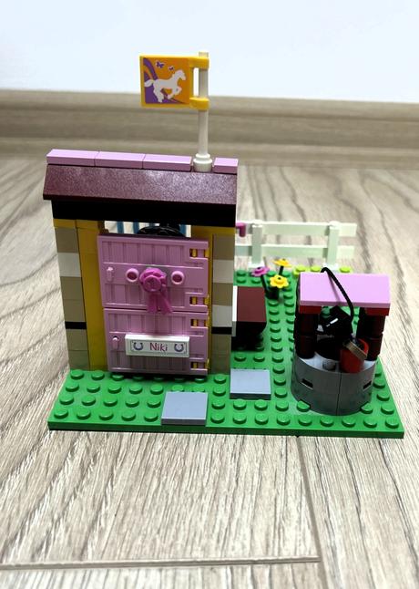 Lego friends 3189 stajne v heartlake, 