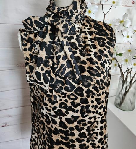 Krásna zaujímavá blúzka vince camuto, m