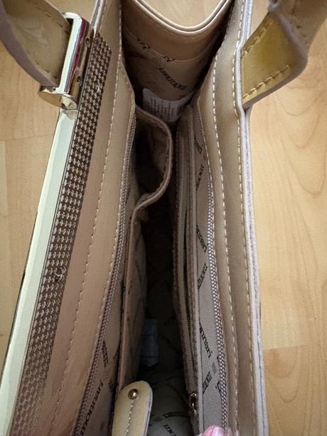 Lakovaná kabelka monnari, 