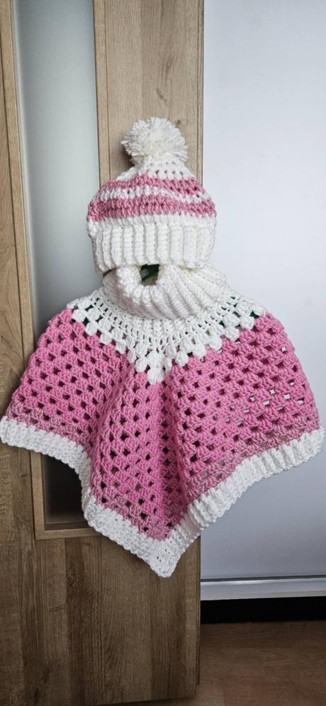 Predám handmade hačkované čiapky, deky, oblečenie, <50