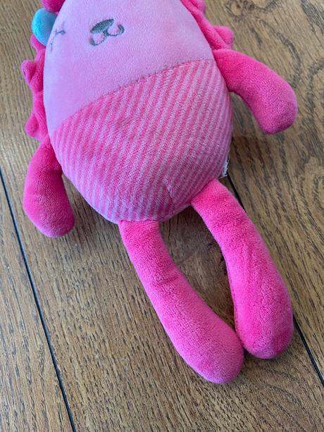 Ružová hrkálka na zavesenie, 