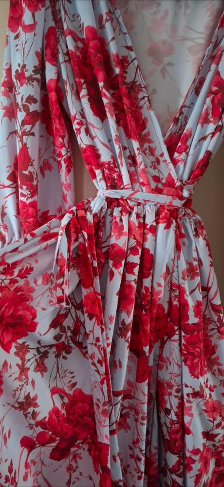 Šaty kvetinové, 38