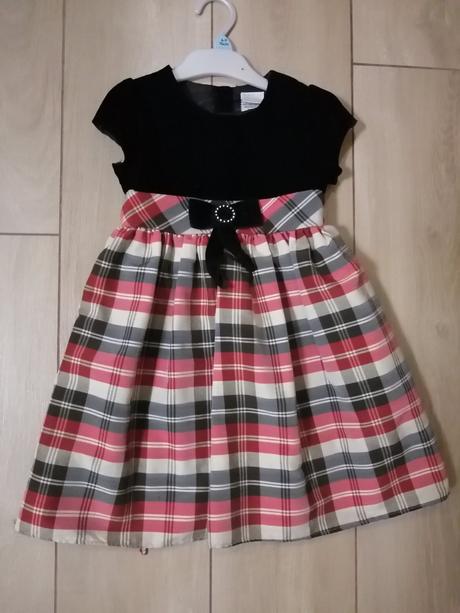 Slávnostné šaty, károvaná sukňa, 104