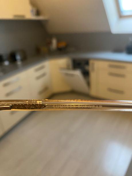 Okuliare z modrym sklom, 