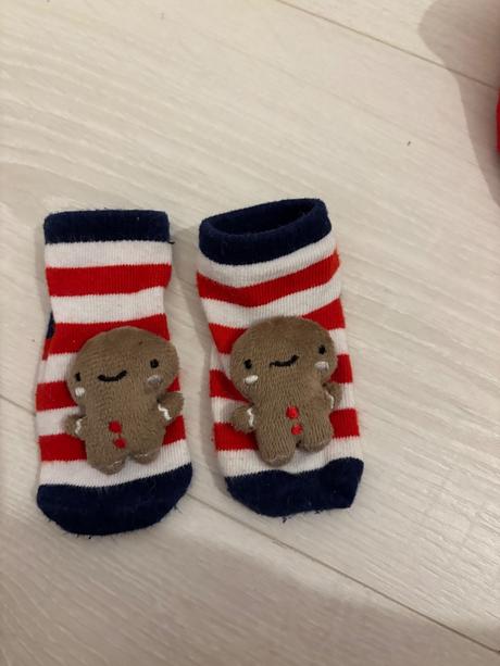 Mikulášska čiapka, ponožky, papučky, 62