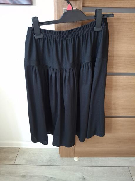 Čierna suknička velkost m, m