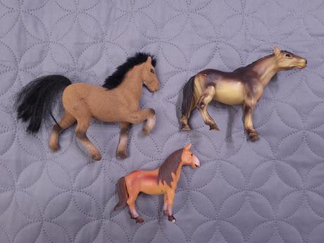 3 koniky (cena spolu),